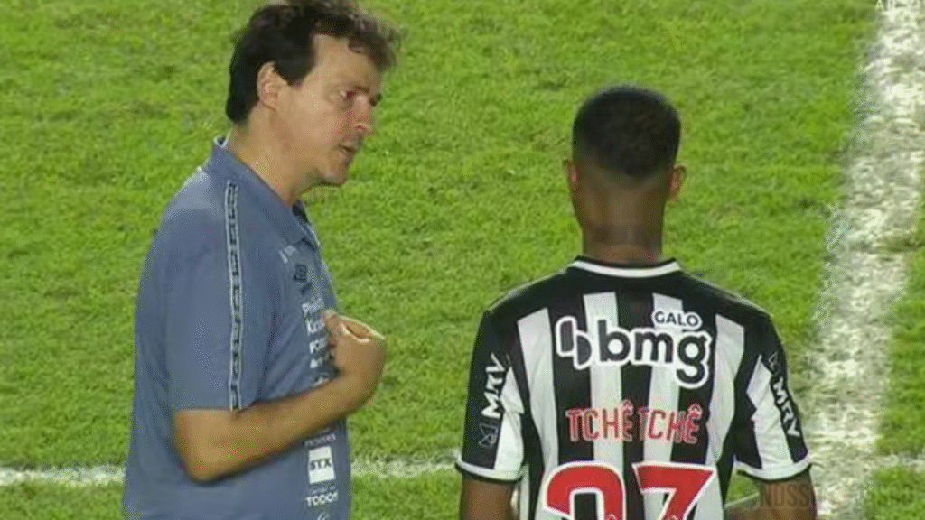 Fernando Diniz e Tchê Tchê após Santos x Atlético-MG - Foto: Reprodução/Internet