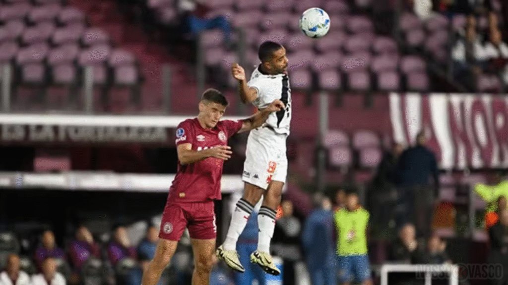 Paulo Henrique - La Fortaleza - Copa Sul-Americana - Foto: Luis ROBAYO / AFP